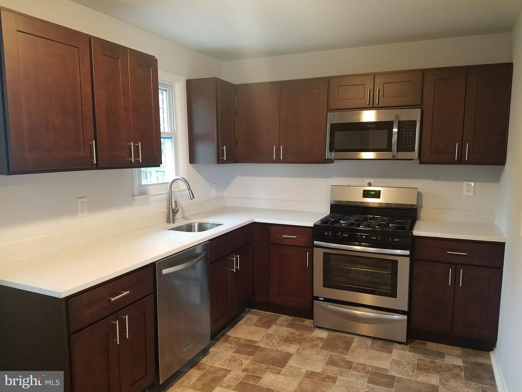 5711 Arnhem Road Baltimore, MD 21206 - Photo 8 of 33 Gallery Image 8