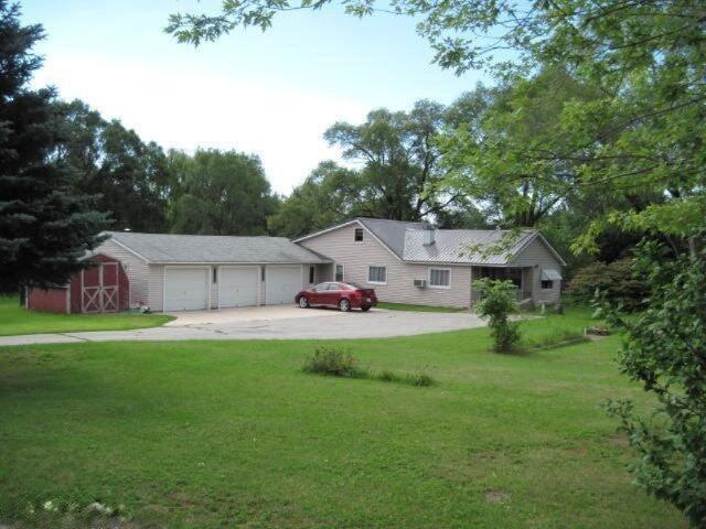 5094 Whitehall Road Muskegon, MI 49445 - Photo 1 of 18 outside front