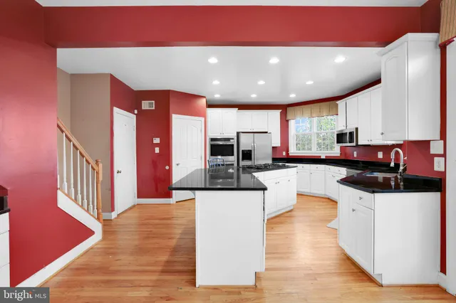 $1,000,000 | 18101 Littlebrooke Drive, Olney, MD 20832