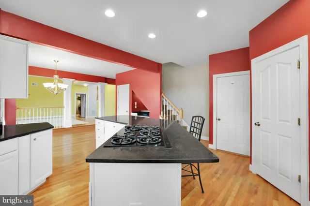 $1,000,000 | 18101 Littlebrooke Drive, Olney, MD 20832