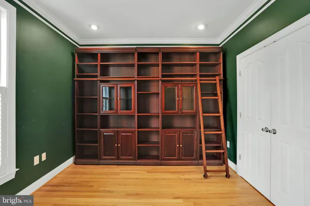 $1,000,000 | 18101 Littlebrooke Drive, Olney, MD 20832