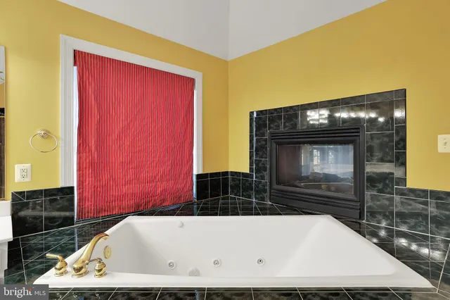 $1,000,000 | 18101 Littlebrooke Drive, Olney, MD 20832