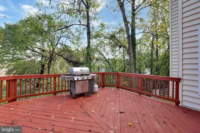 $1,000,000 | 18101 Littlebrooke Drive, Olney, MD 20832