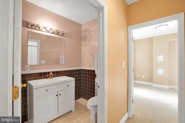 $1,000,000 | 18101 Littlebrooke Drive, Olney, MD 20832