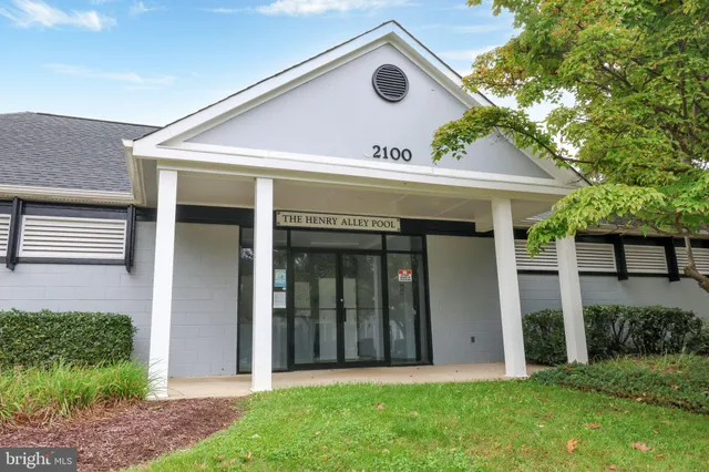 $1,000,000 | 18101 Littlebrooke Drive, Olney, MD 20832