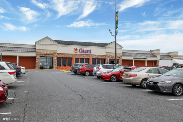 $1,000,000 | 18101 Littlebrooke Drive, Olney, MD 20832