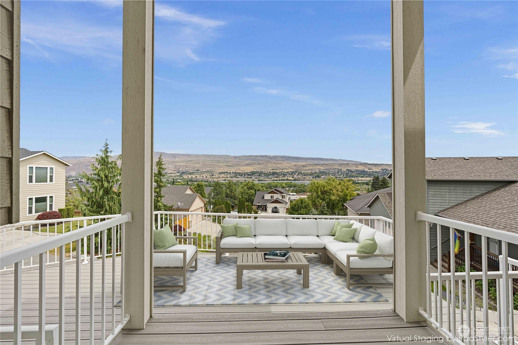 2108 West Honeysett Road Wenatchee, WA 98801 - Photo 3 of 40 Gallery Image 3