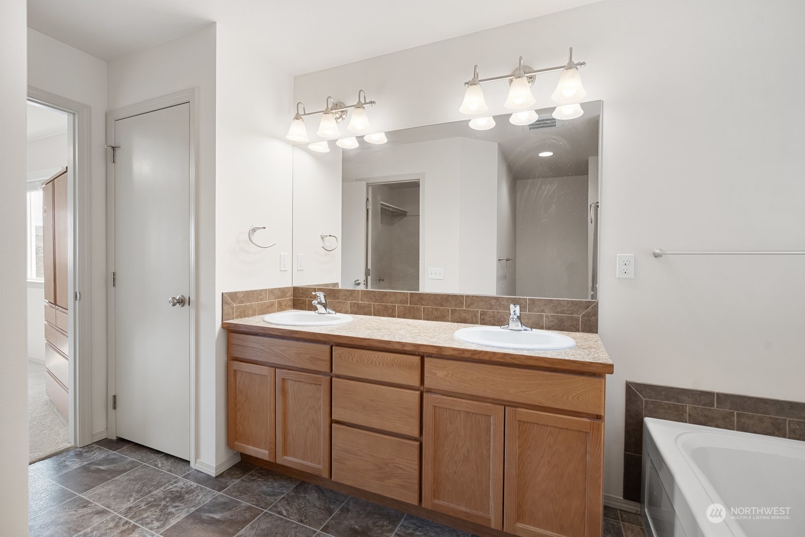 2108 West Honeysett Road Wenatchee, WA 98801 - Photo 33 of 40 Gallery Image 33