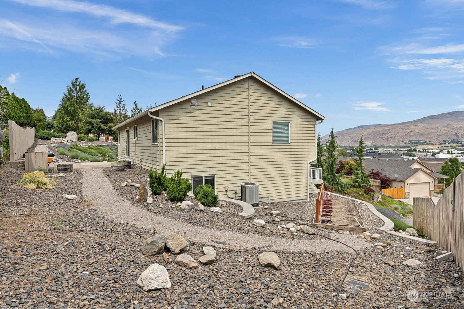 2108 West Honeysett Road Wenatchee, WA 98801 - Photo 35 of 40 Gallery Image 35