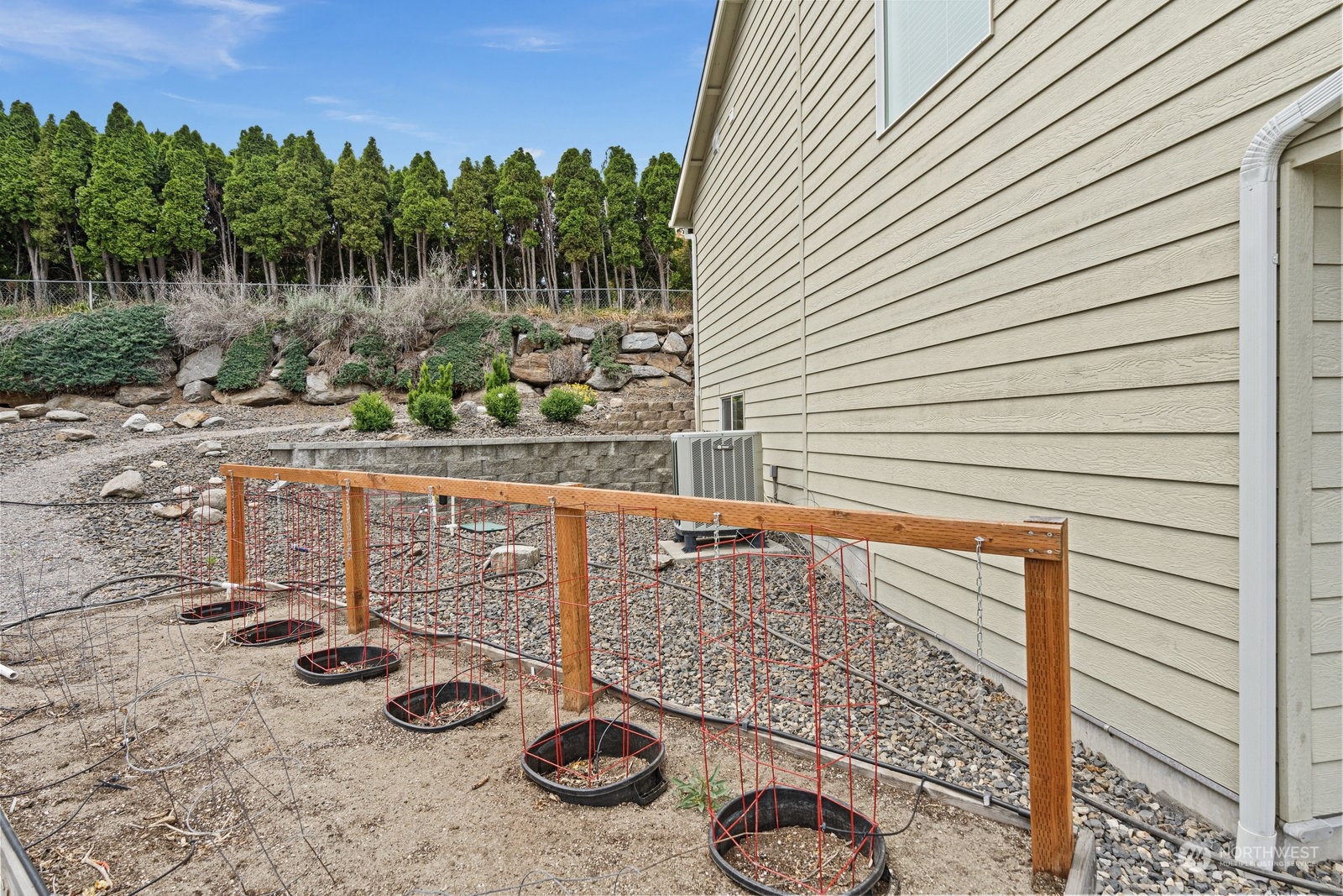2108 West Honeysett Road Wenatchee, WA 98801 - Photo 8 of 40 Gallery Image 8