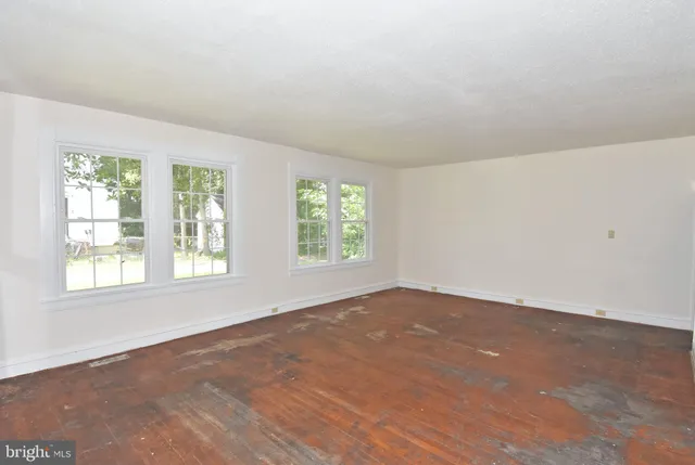 $215,000 | 30472 Broad Street, Princess Anne, MD 21853