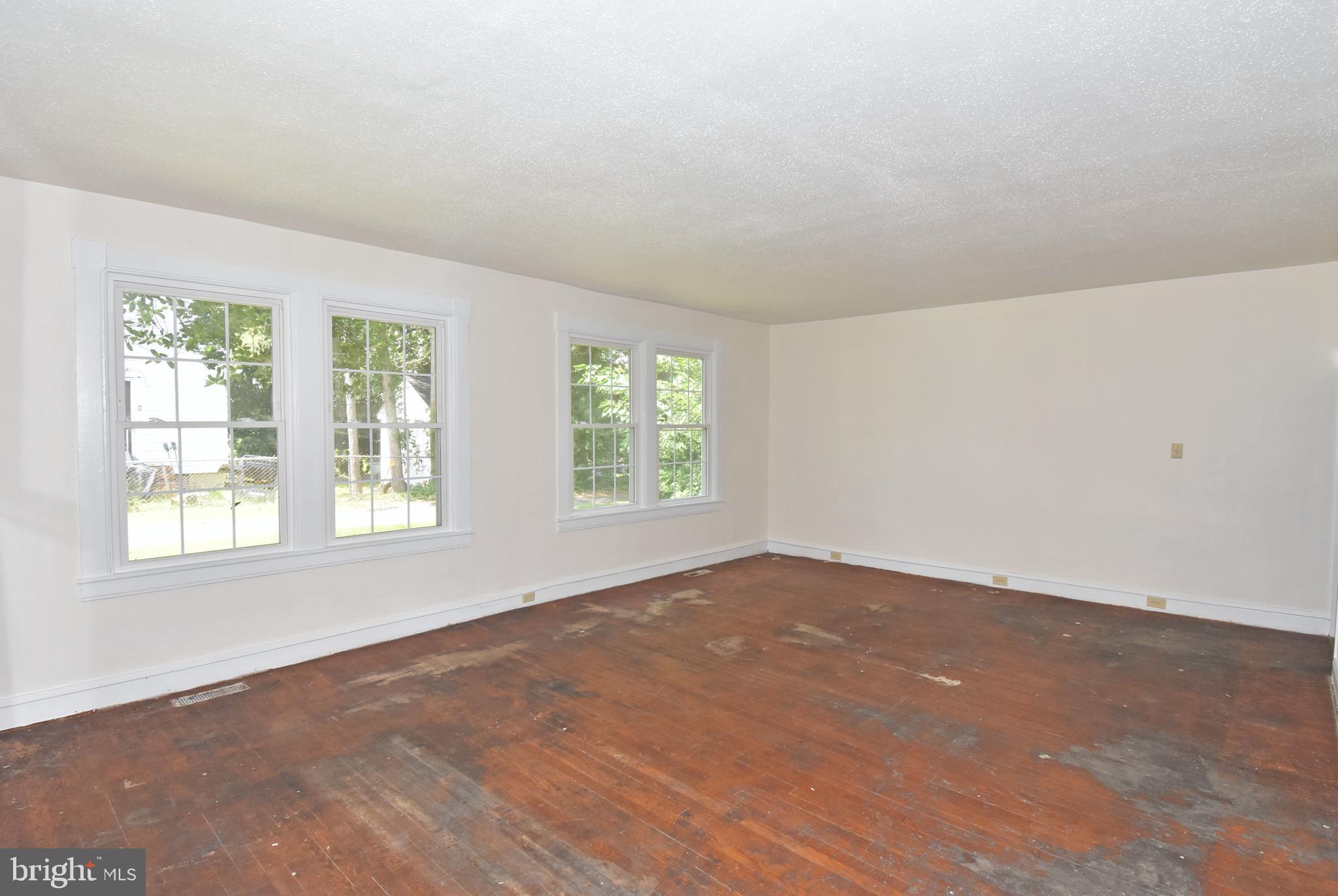 30472 Broad Street Princess Anne, MD 21853 - Photo 55 of 74 an empty room with windows