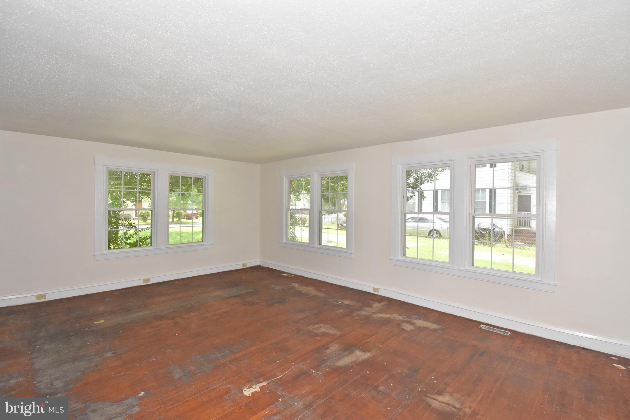 30472 Broad Street Princess Anne, MD 21853 - Photo 58 of 74 an empty room with windows