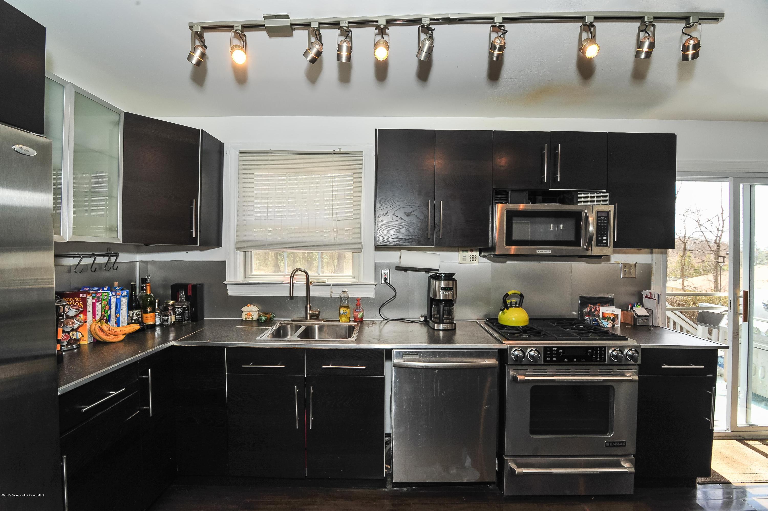 9 Hawkins Road Englishtown, NJ 07726 - Photo 4 of 17 KitchenAppliances