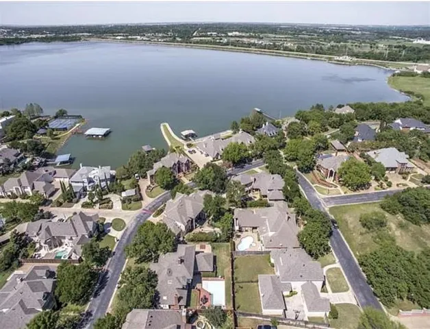 $649,900 | 2103 Bay Club Drive, Arlington, TX 76013
