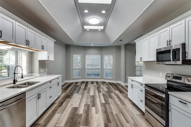 $649,900 | 2103 Bay Club Drive, Arlington, TX 76013