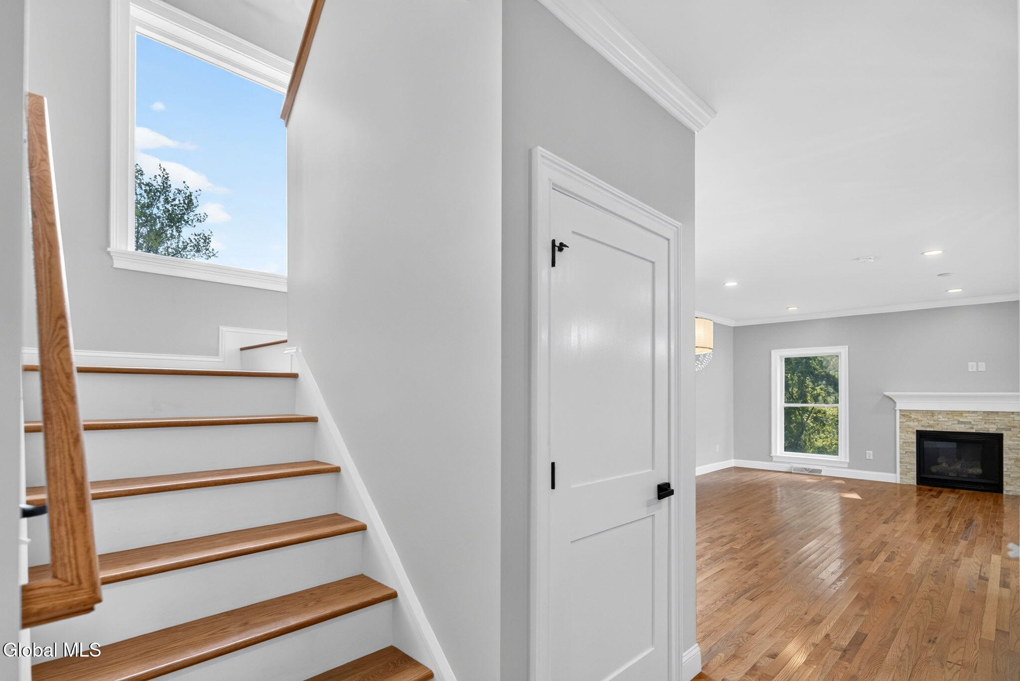 758 Hudson River Road Halfmoon, NY 12118 - Photo 4 of 41 Interior 02