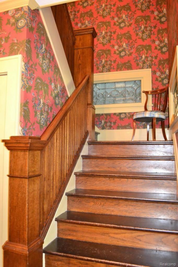 952 Southfield Road Birmingham, MI 48009 - Photo 5 of 25 Staircase Detail