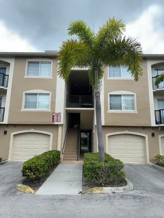 $2,600 | 1300 Crestwood Court South, Unit 1309, Royal Palm Beach, FL 33411