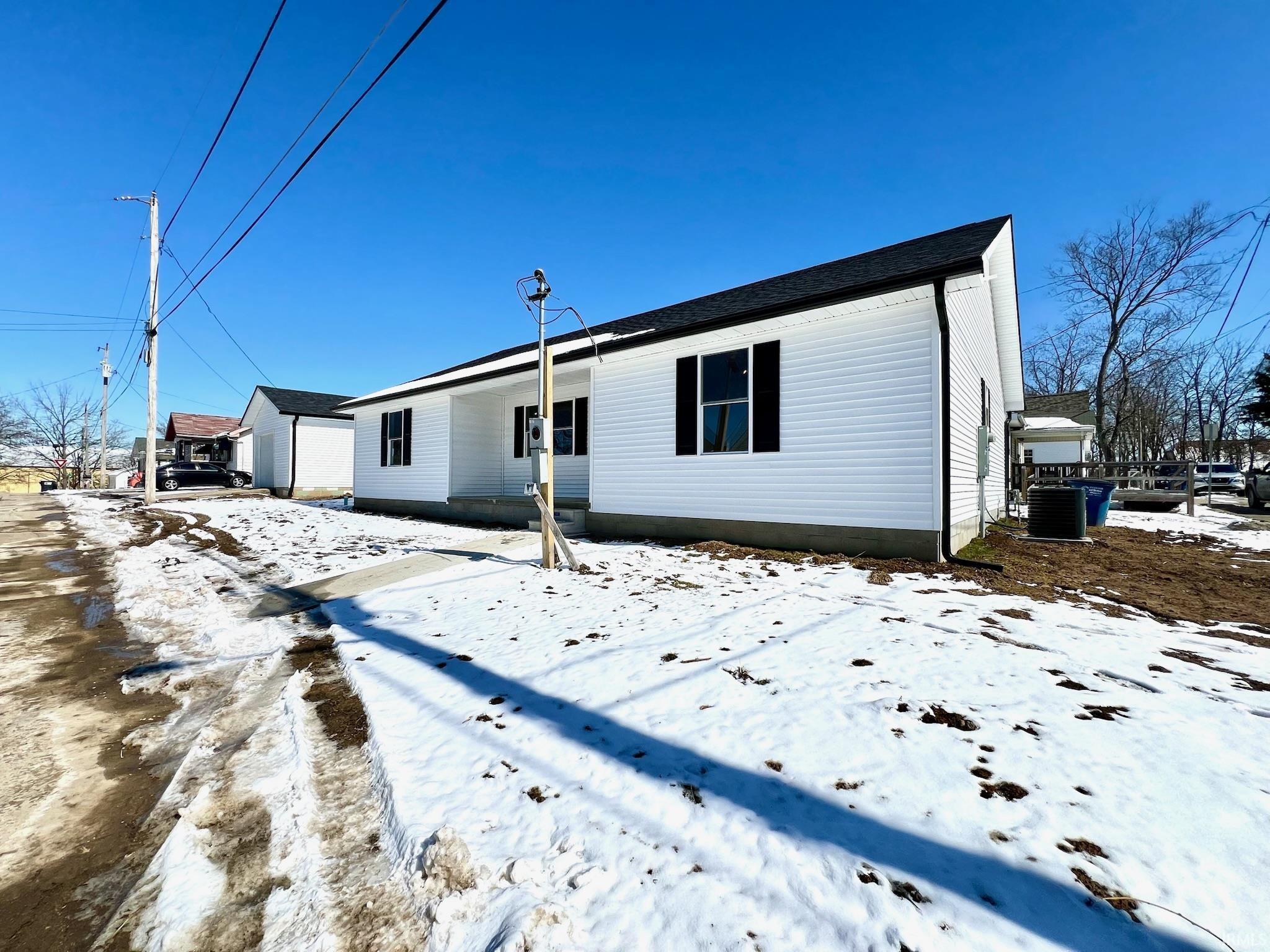 1123 Summit Lane Bedford, IN 47421 - Photo 2 of 26