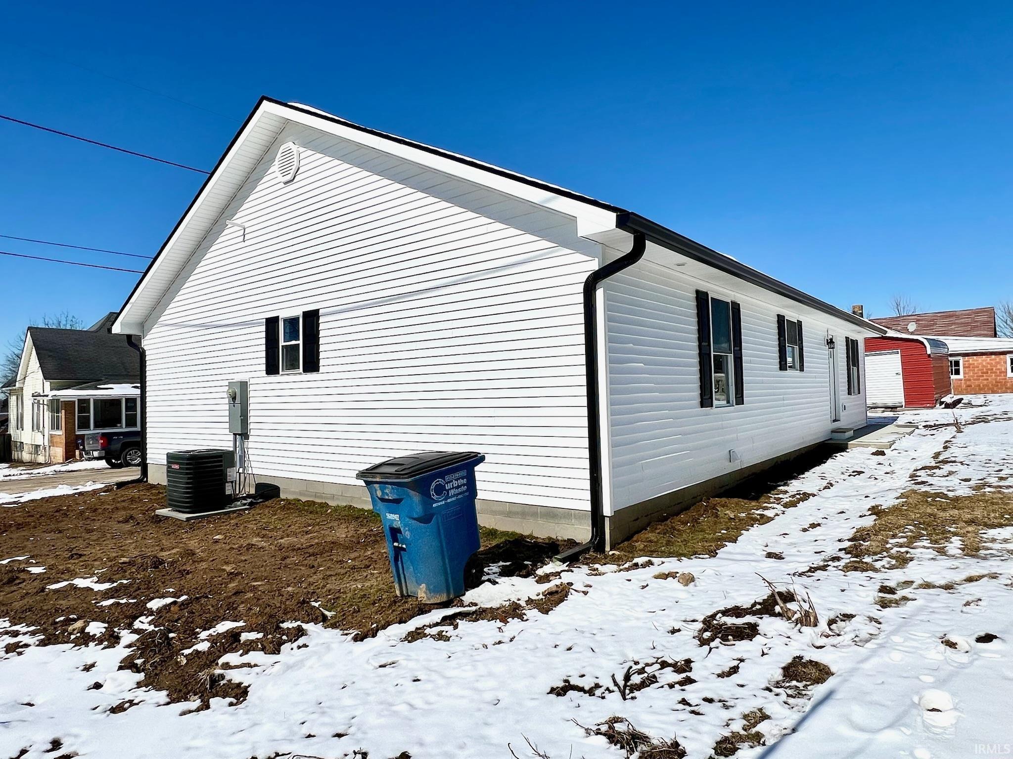 1123 Summit Lane Bedford, IN 47421 - Photo 4 of 26