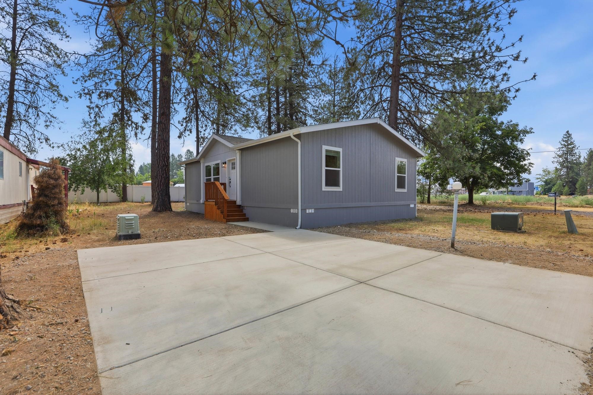 3928 East Lane Park Road, Unit 9 Mead, WA 99021 - Photo 1 of 15 Gallery Image 1
