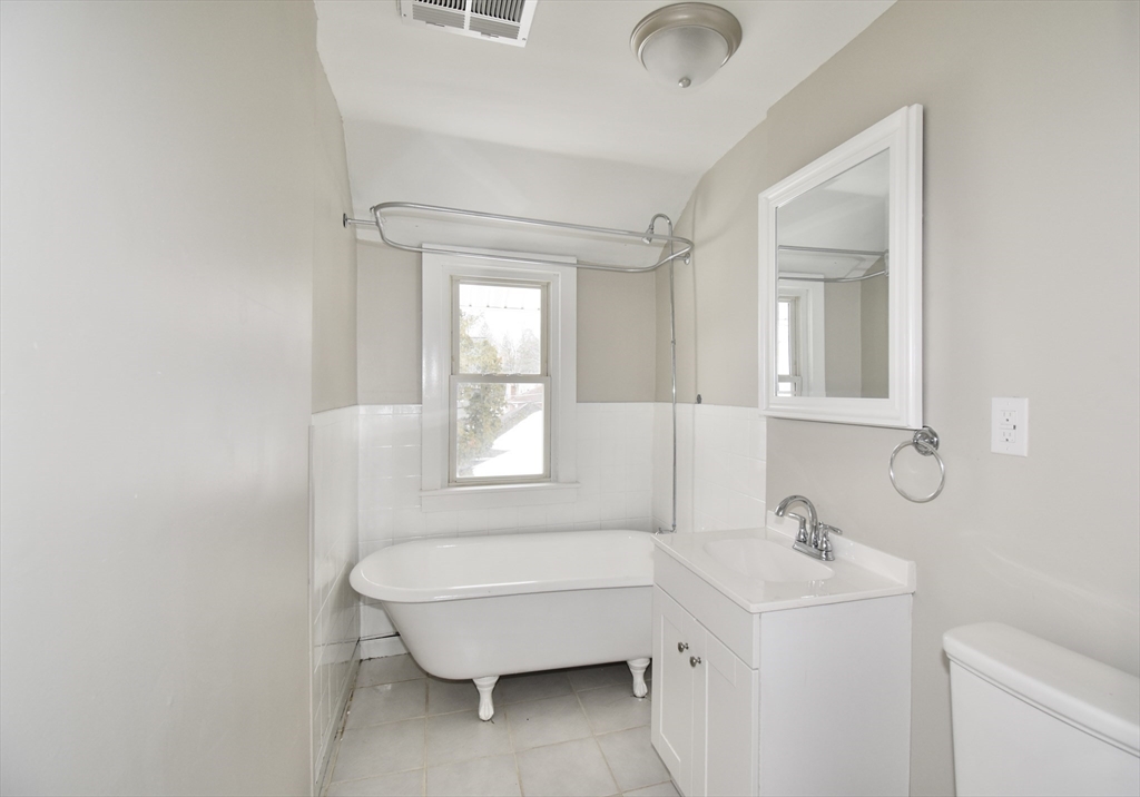 34 Castle Street Springfield, MA 01118 - Photo 29 of 39