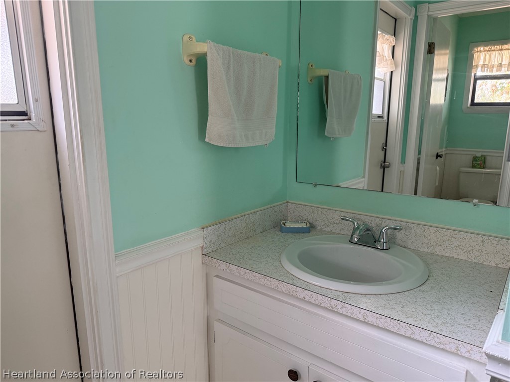 508 Ryan Road Sebring, FL 33876 - Photo 15 of 42 MASTER BATHROOM