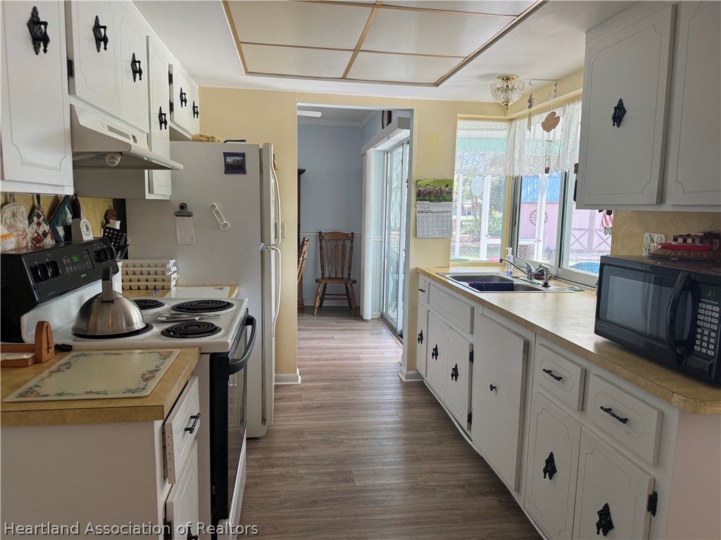508 Ryan Road Sebring, FL 33876 - Photo 3 of 42 KITCHEN