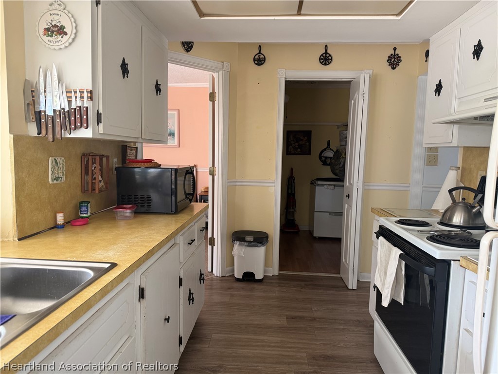 508 Ryan Road Sebring, FL 33876 - Photo 5 of 42 KITCHEN
