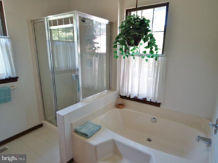 24 Wyndham Road Voorhees, NJ 08043 - Photo 14 of 25 Gallery Image 14