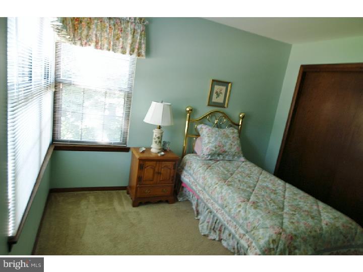 24 Wyndham Road Voorhees, NJ 08043 - Photo 18 of 25 Gallery Image 18