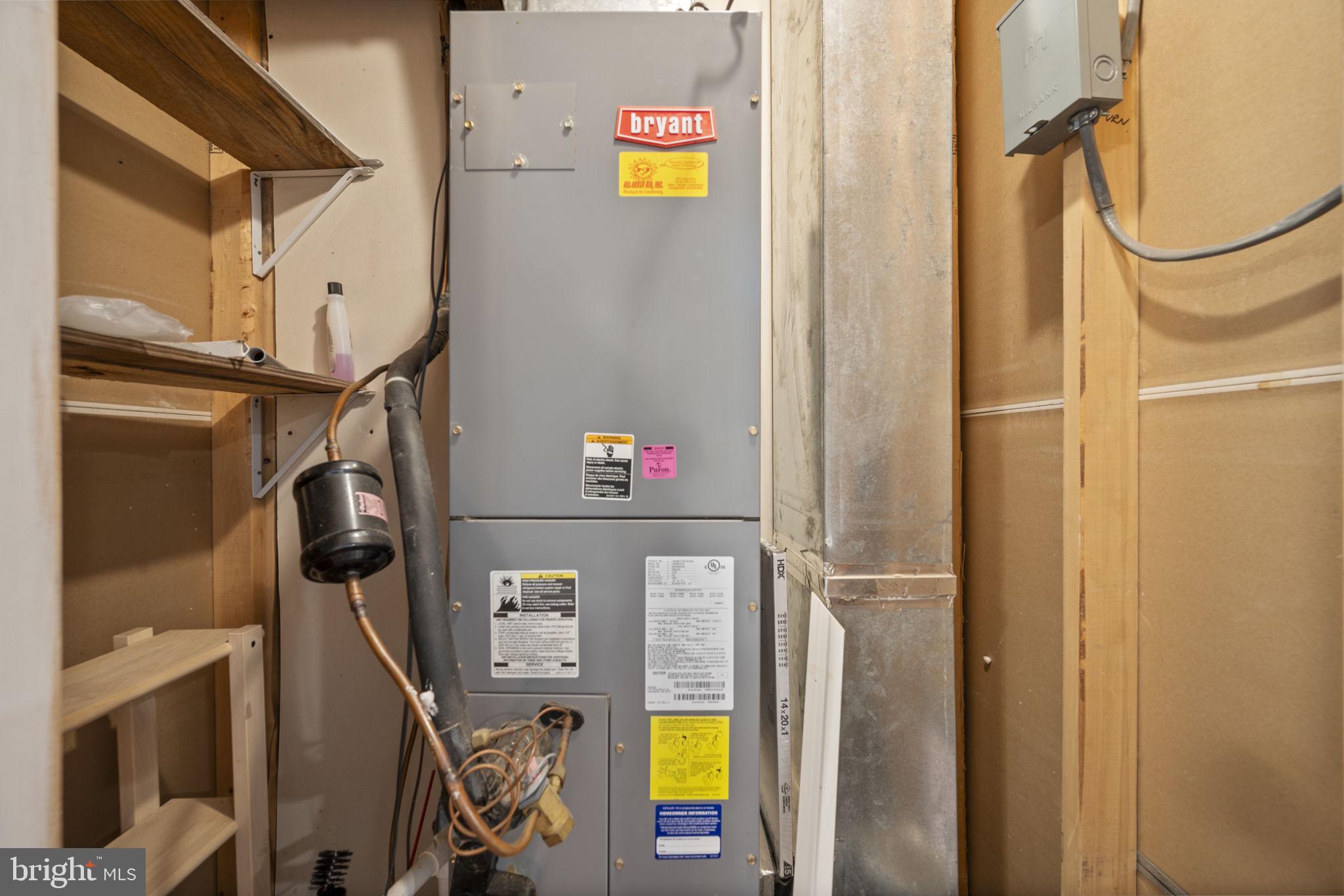 413 Griffin Court Baltimore, MD 21231 - Photo 13 of 37 a bathroom with a tub and shower