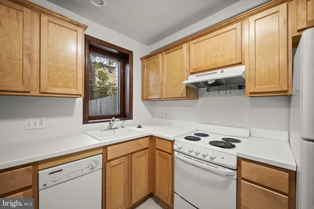 $1,600 | 413 Griffin Court, Baltimore, MD 21231