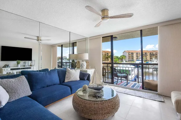 $535,000 | 2601 Marina Isle Way, Unit 202, Jupiter, FL 33477