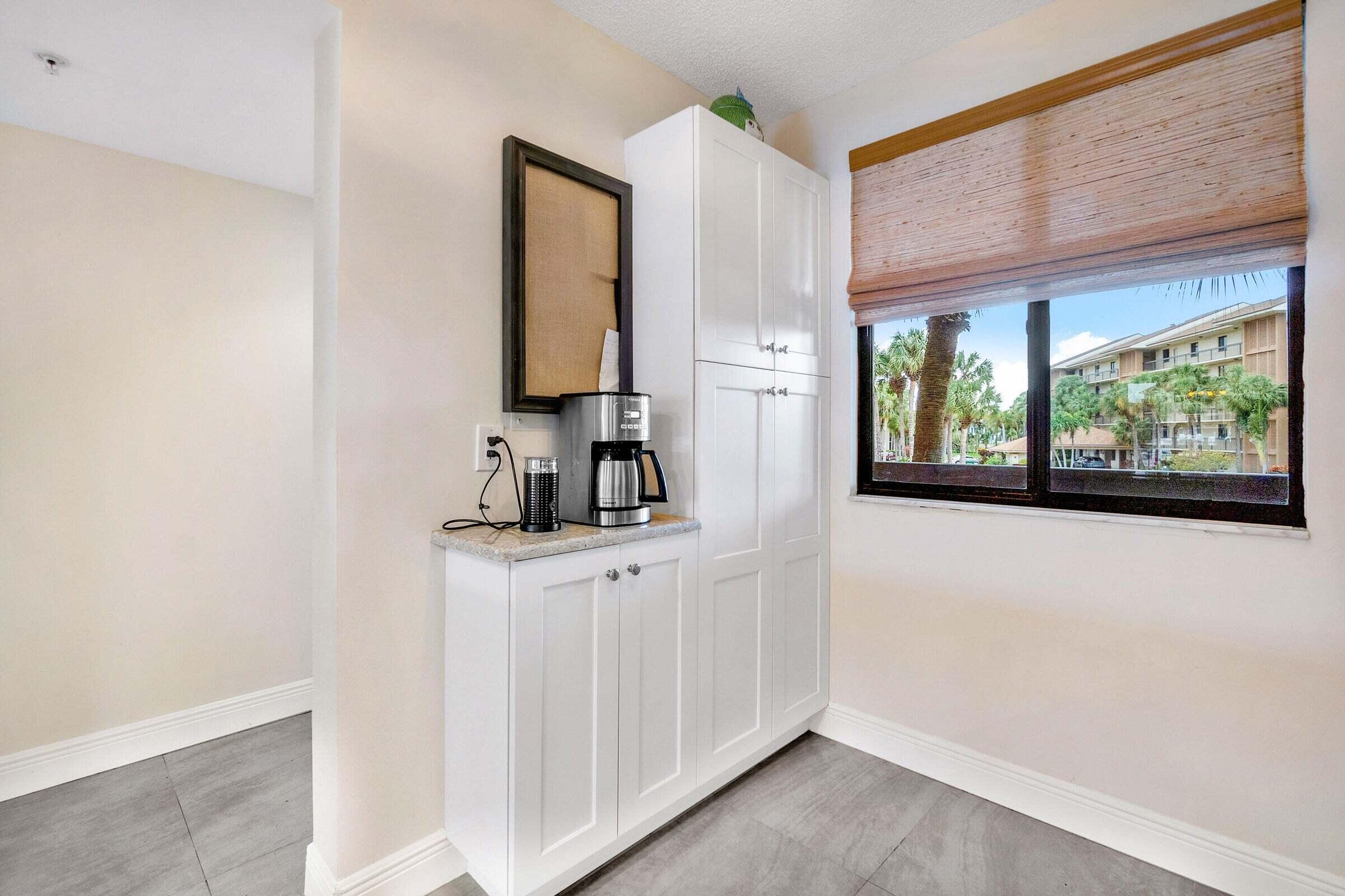 2601 Marina Isle Way, Unit 202 Jupiter, FL 33477 - Photo 5 of 53 IMG_0295