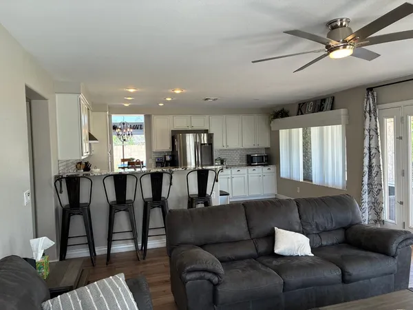$3,495 | 13717 North 80th Avenue, Peoria, AZ 85381