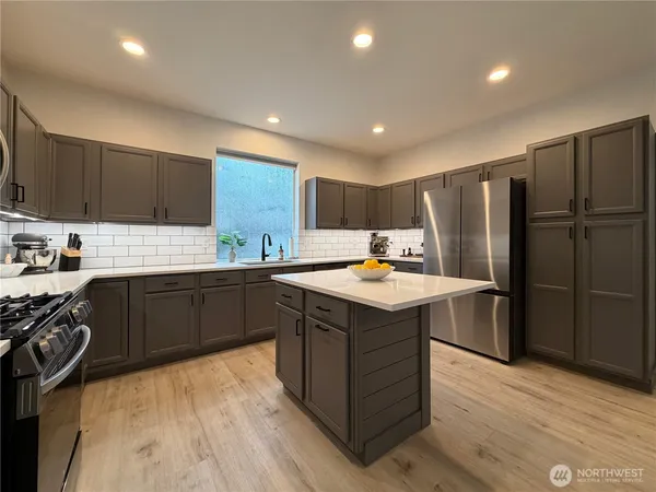 $679,999 | 2631 85th Drive Northeast, Lake Stevens, WA 98258