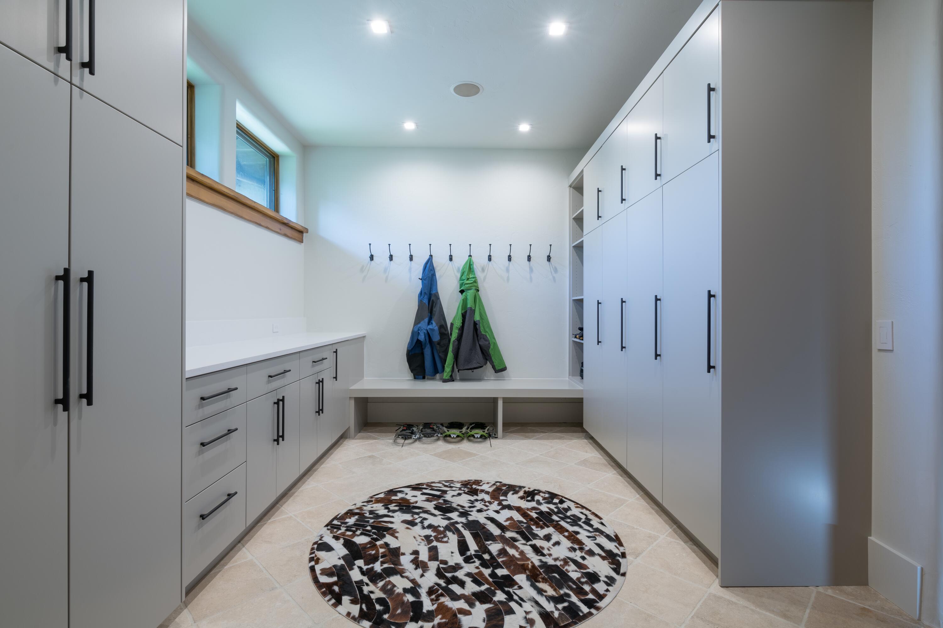 160 Telemark Road Ketchum, ID 83340 - Photo 32 of 45 Mud Room/Laundry