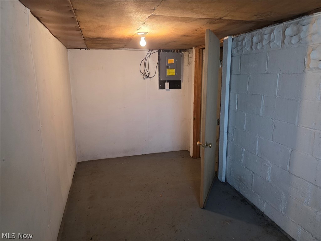95 Erie Street Rittman, OH 44270 - Photo 20 of 25 Front room in basement