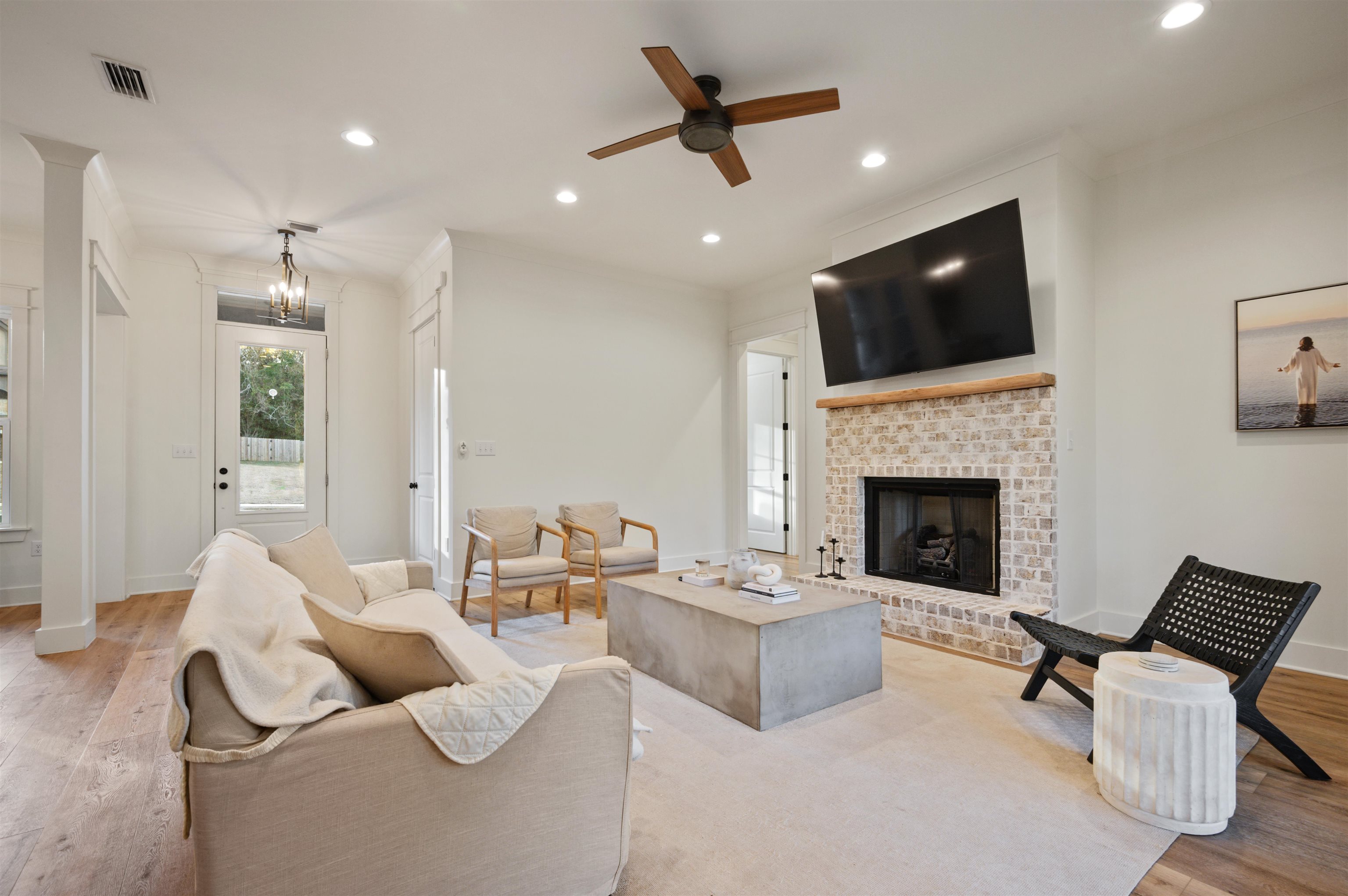 312 Pecan Ridge Boulevard Fairhope, AL 36532 - Photo 22 of 43 Living Room