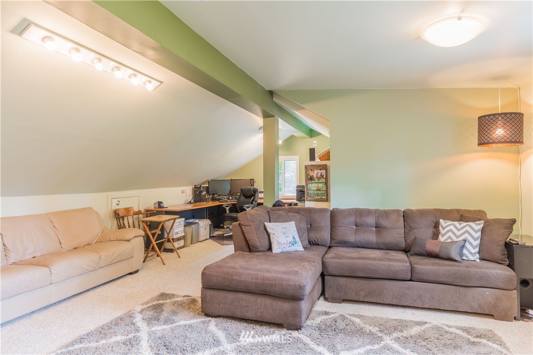 15601 Cascadian Way Bothell, WA 98012 - Photo 12 of 28 Gallery Image 12