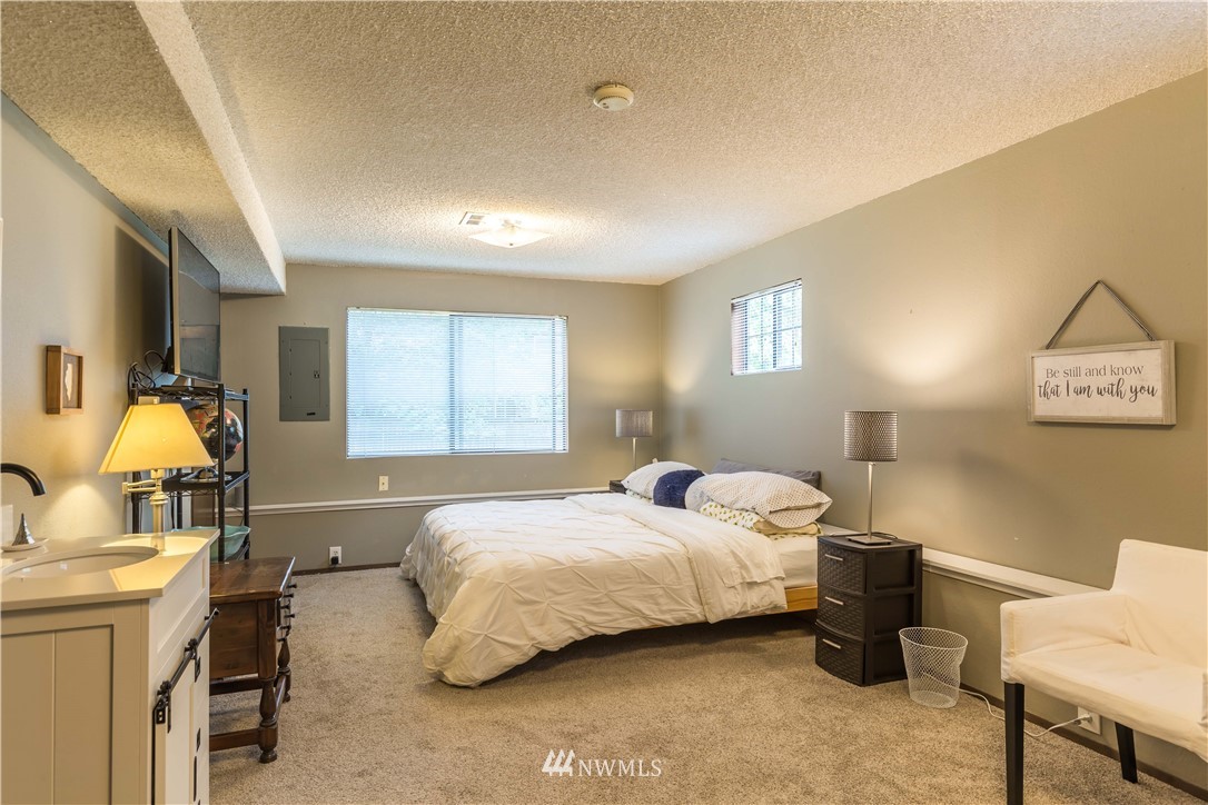 15601 Cascadian Way Bothell, WA 98012 - Photo 14 of 28 Gallery Image 14