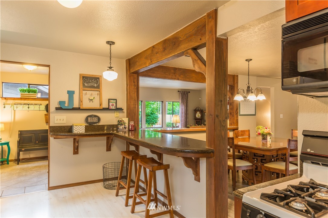 15601 Cascadian Way Bothell, WA 98012 - Photo 9 of 28 Gallery Image 9