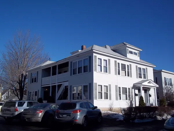 $1,600 | 56 Brook Street, Unit 2, Manchester, NH 03104