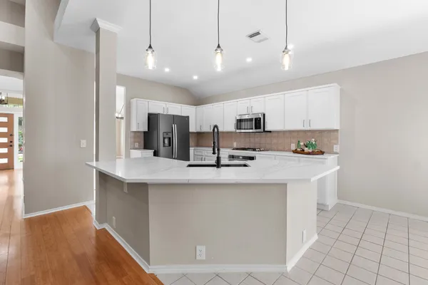$757,500 | 5405 Apache Creek Cove, Austin, TX 78735