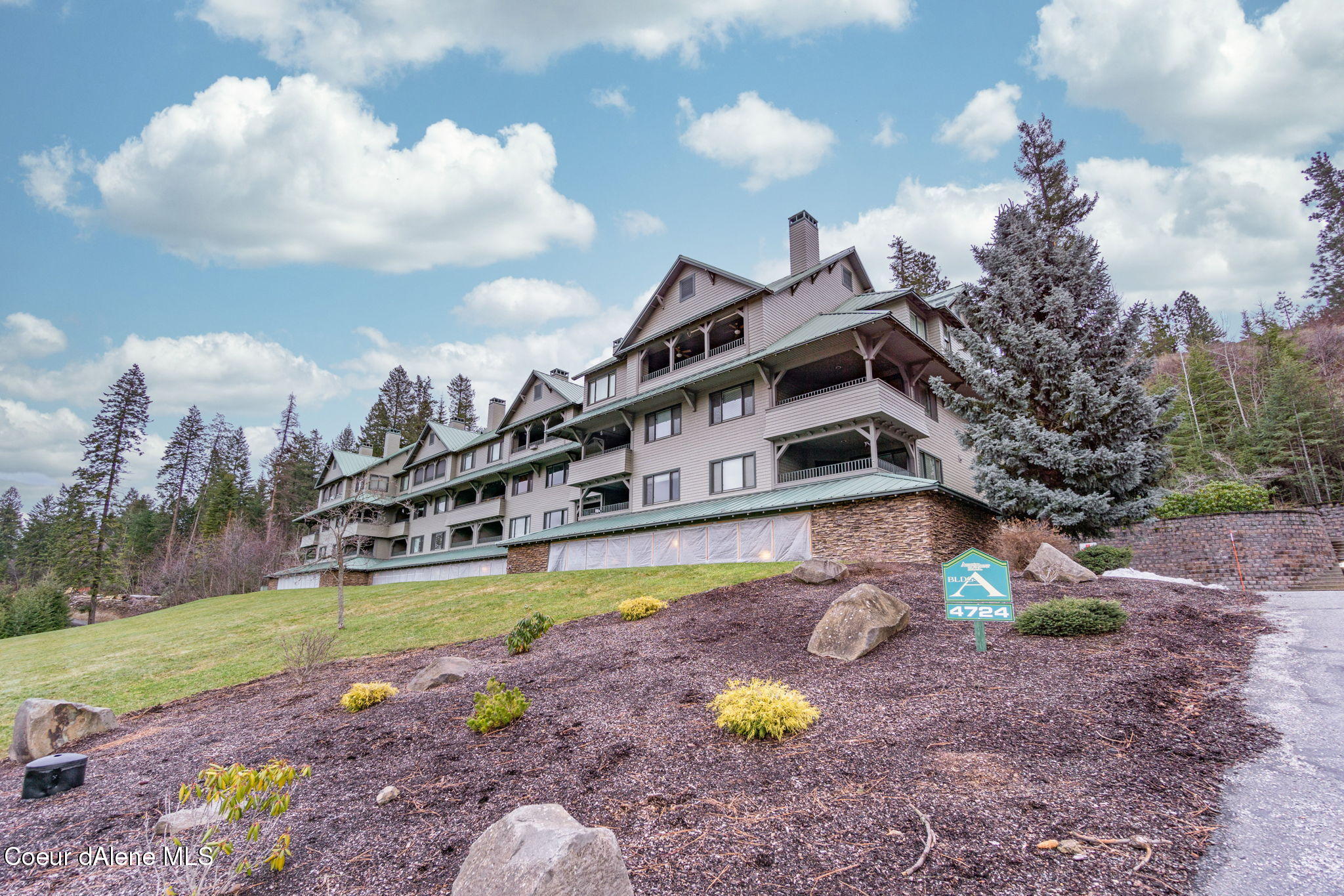 4724 South Arrow Point Drive, Unit 104 Harrison, ID 83833 - Photo 1 of 1 Exterior