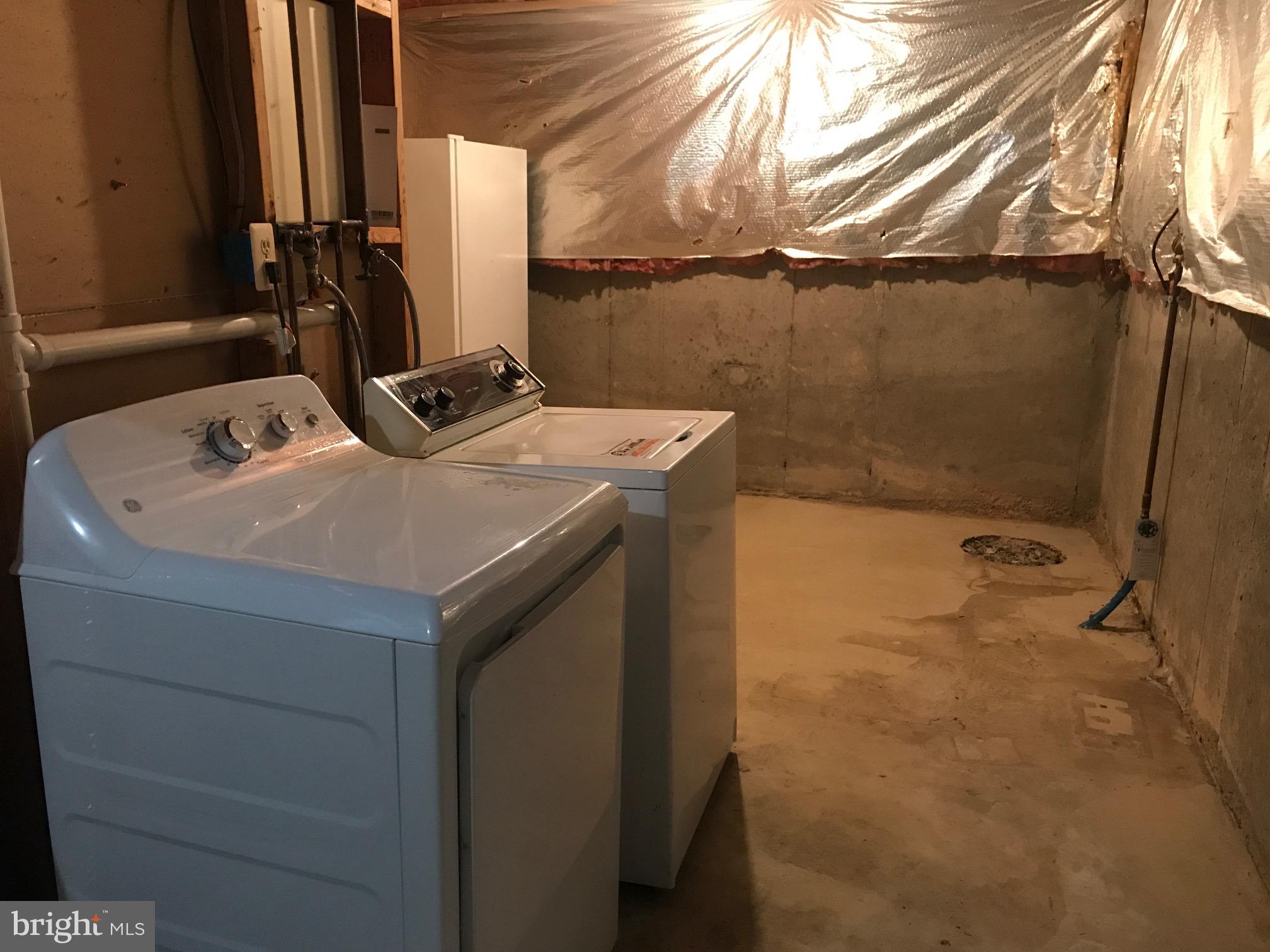 6249 Rathlin Drive Springfield, VA 22152 - Photo 21 of 38 Washer/dryer convey