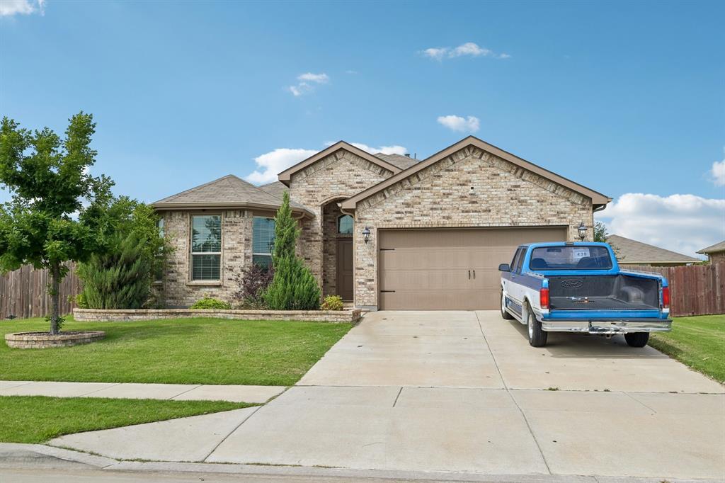 439 Helm Lane Azle, TX 76020 - Photo 2 of 40