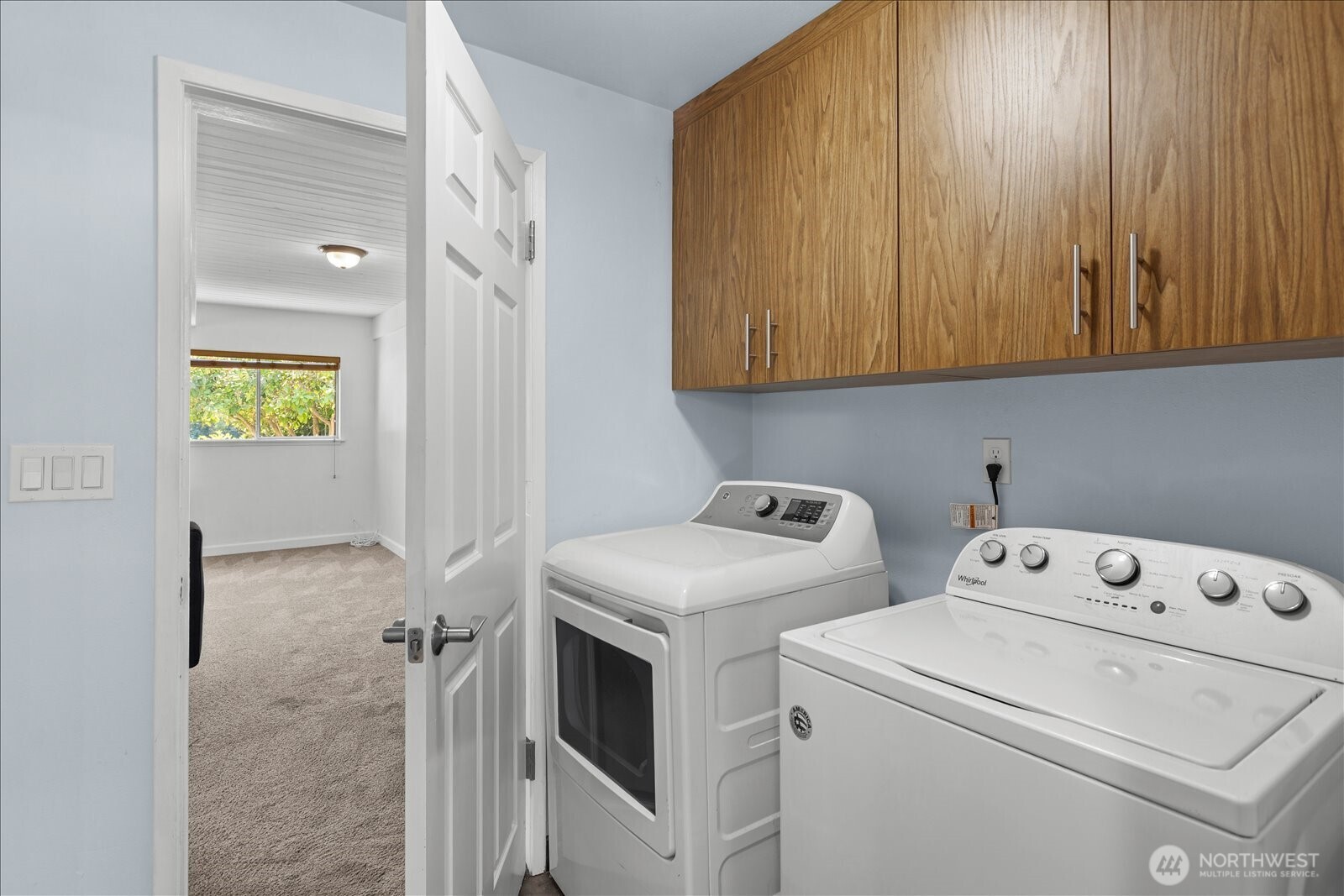 8119 190th Street Southwest Edmonds, WA 98026 - Photo 18 of 37